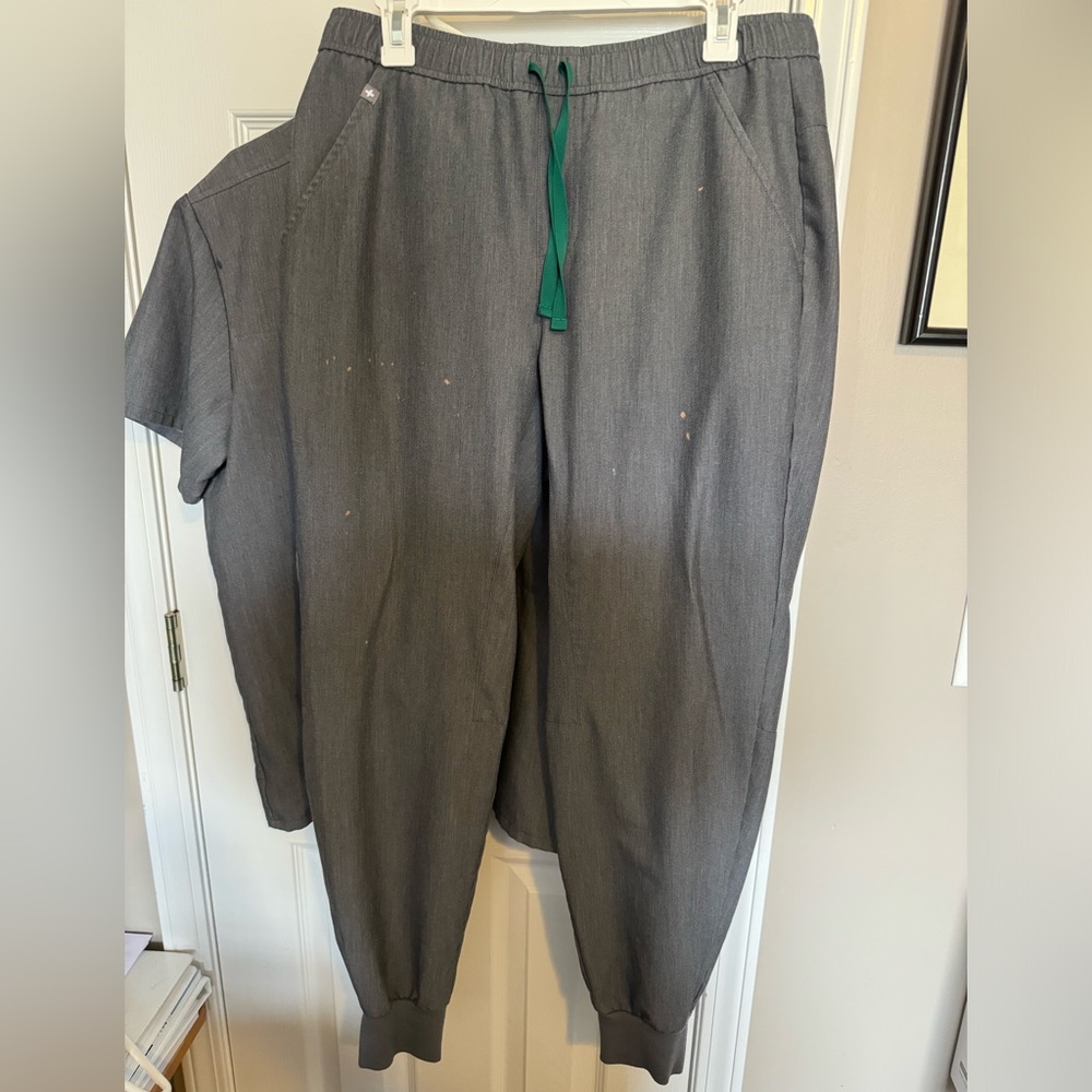 Figs Gray Scrub Set, Size L - image 1